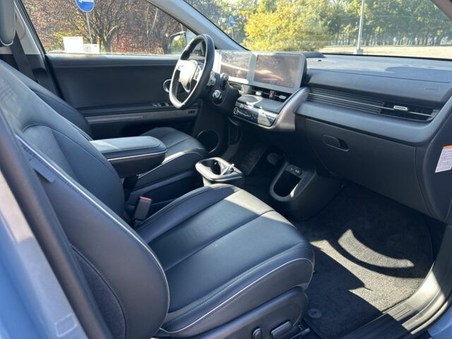 Синий Хендай Ioniq, объемом двигателя 0 л и пробегом 36 тыс. км за 28500 $, фото 7 на Automoto.ua