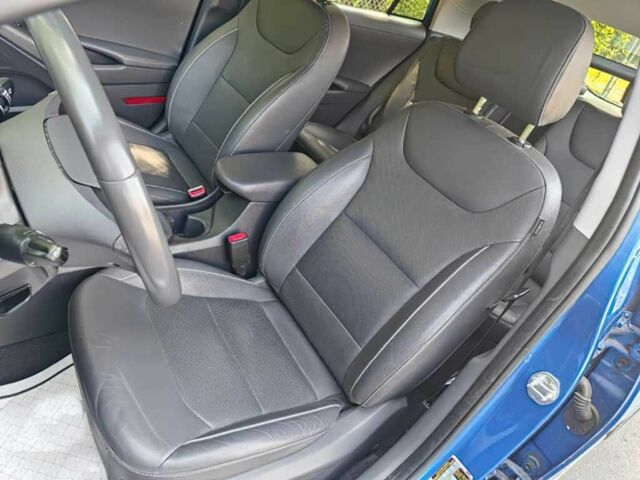 Синий Хендай Ioniq, объемом двигателя 1.6 л и пробегом 110 тыс. км за 9900 $, фото 7 на Automoto.ua