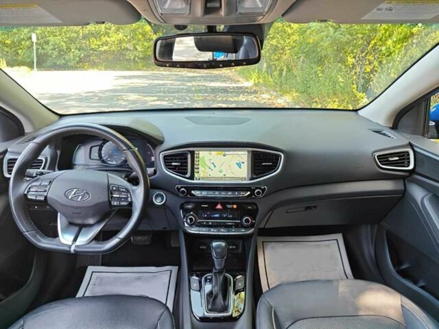 Синий Хендай Ioniq, объемом двигателя 1.6 л и пробегом 110 тыс. км за 9900 $, фото 13 на Automoto.ua