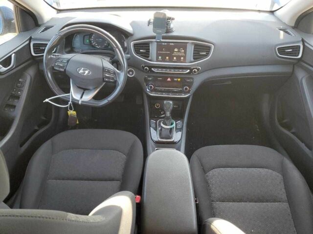 Синий Хендай Ioniq, объемом двигателя 1.6 л и пробегом 58 тыс. км за 2000 $, фото 6 на Automoto.ua