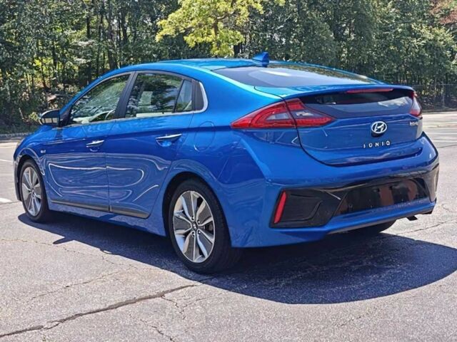 Синий Хендай Ioniq, объемом двигателя 1.6 л и пробегом 110 тыс. км за 9900 $, фото 4 на Automoto.ua