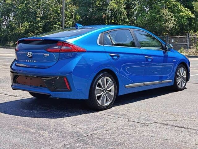 Синий Хендай Ioniq, объемом двигателя 1.6 л и пробегом 110 тыс. км за 9900 $, фото 6 на Automoto.ua