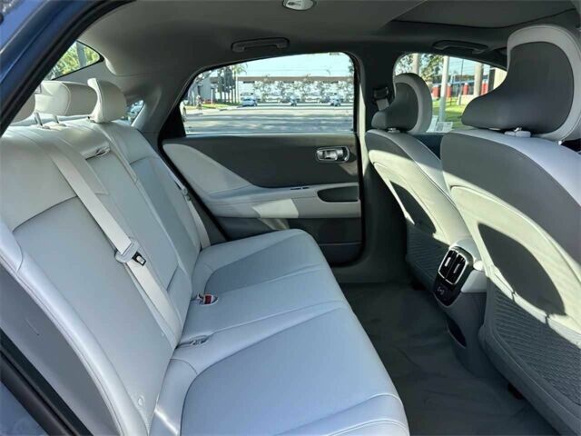 Синий Хендай Ioniq, объемом двигателя 0 л и пробегом 6 тыс. км за 18000 $, фото 12 на Automoto.ua