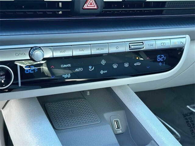 Синий Хендай Ioniq, объемом двигателя 0 л и пробегом 6 тыс. км за 18000 $, фото 18 на Automoto.ua