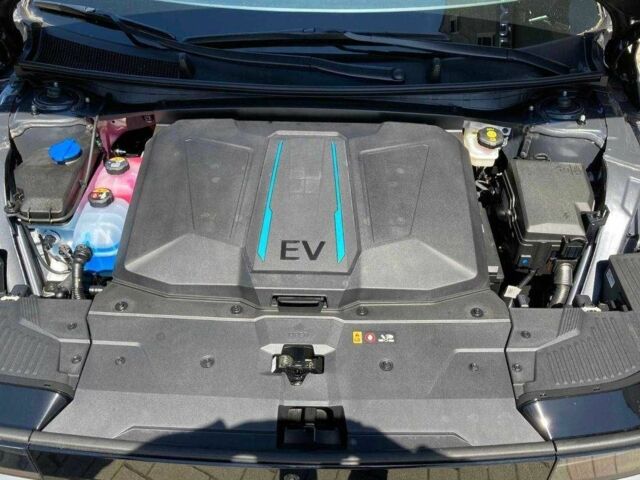 Синий Хендай Ioniq, объемом двигателя 0 л и пробегом 26 тыс. км за 13600 $, фото 4 на Automoto.ua