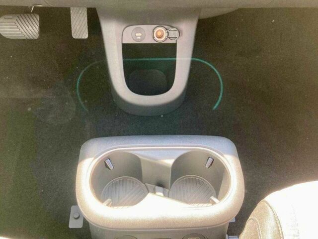 Синий Хендай Ioniq, объемом двигателя 0 л и пробегом 26 тыс. км за 13600 $, фото 7 на Automoto.ua