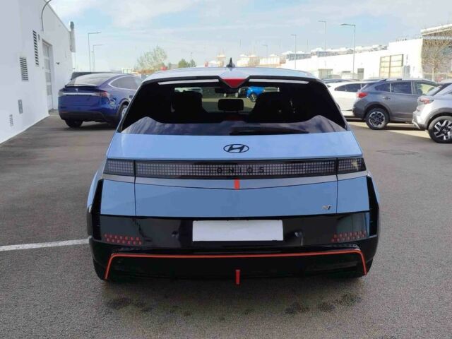 Синий Хендай Ioniq, объемом двигателя 0 л и пробегом 13 тыс. км за 27000 $, фото 4 на Automoto.ua
