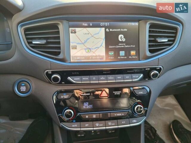 Синій Хендай Ioniq, об'ємом двигуна 1.58 л та пробігом 83 тис. км за 16200 $, фото 15 на Automoto.ua
