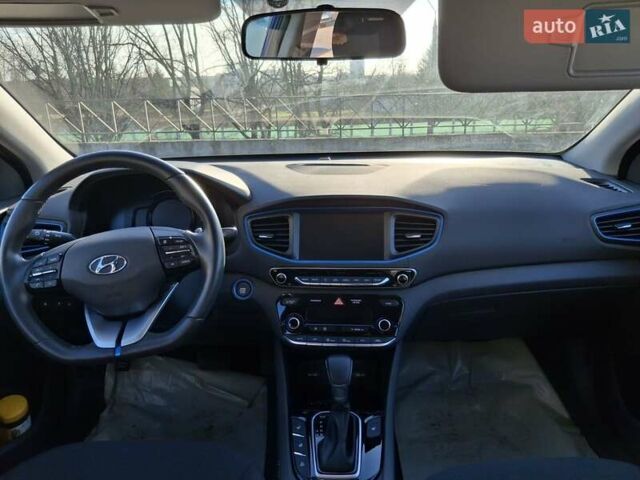 Синій Хендай Ioniq, об'ємом двигуна 1.58 л та пробігом 83 тис. км за 16200 $, фото 11 на Automoto.ua