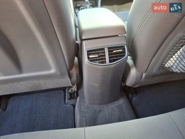 Синій Хендай Ioniq, об'ємом двигуна 1.58 л та пробігом 83 тис. км за 16200 $, фото 12 на Automoto.ua