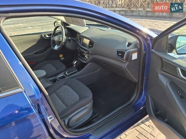 Синій Хендай Ioniq, об'ємом двигуна 1.58 л та пробігом 83 тис. км за 16200 $, фото 21 на Automoto.ua
