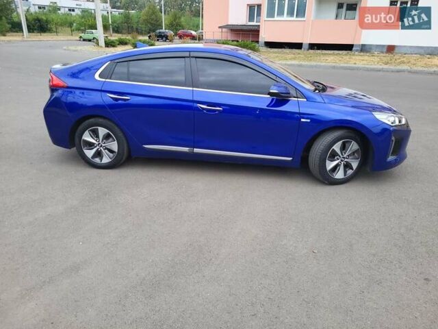 Синий Хендай Ioniq, объемом двигателя 0 л и пробегом 59 тыс. км за 14900 $, фото 4 на Automoto.ua