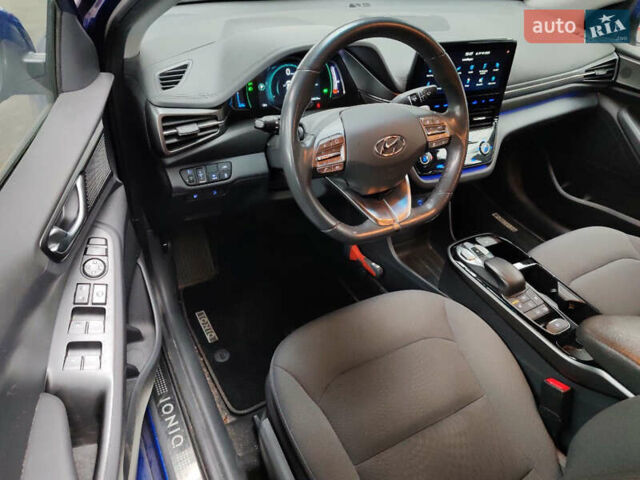 Синий Хендай Ioniq, объемом двигателя 0 л и пробегом 135 тыс. км за 15000 $, фото 7 на Automoto.ua