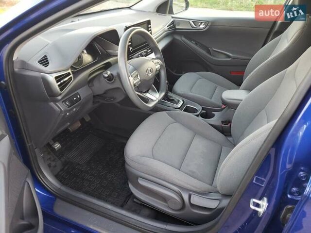 Синий Хендай Ioniq, объемом двигателя 1.6 л и пробегом 86 тыс. км за 16800 $, фото 10 на Automoto.ua