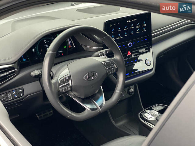 Хендай Ioniq 2020 в Луцке на Automoto.ua Синий Хендай Ioniq, объемом двигателя 0 л и пробегом 101 тыс. км за 16500 $, фото 56 на Automoto.ua