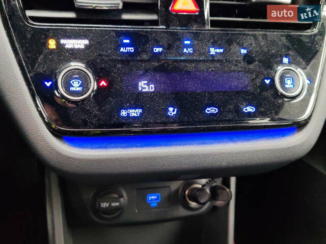 Синий Хендай Ioniq, объемом двигателя 0 л и пробегом 135 тыс. км за 15000 $, фото 3 на Automoto.ua