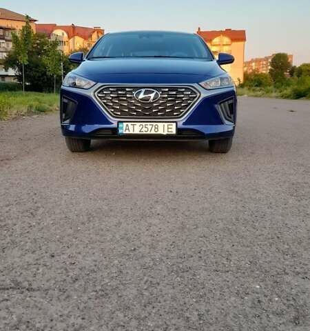 Синий Хендай Ioniq, объемом двигателя 1.6 л и пробегом 86 тыс. км за 16800 $, фото 5 на Automoto.ua