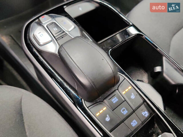 Синий Хендай Ioniq, объемом двигателя 0 л и пробегом 135 тыс. км за 15000 $, фото 6 на Automoto.ua