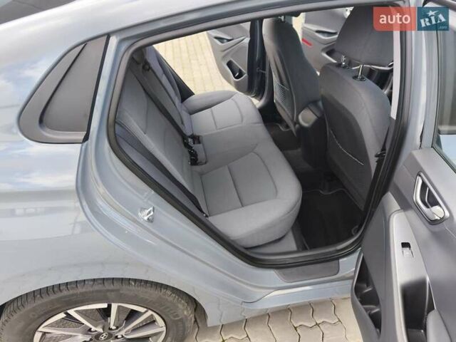 Синій Хендай Ioniq, об'ємом двигуна 0 л та пробігом 57 тис. км за 16600 $, фото 53 на Automoto.ua