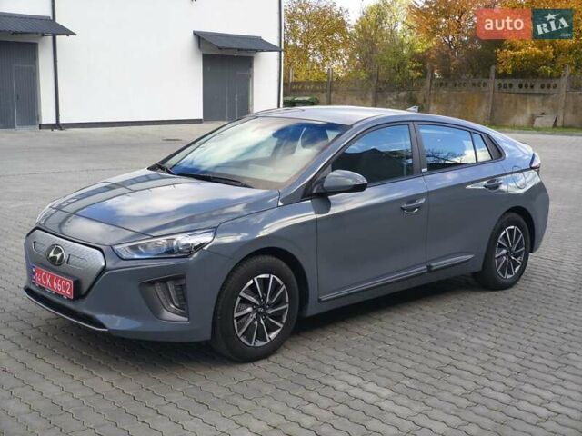 Синій Хендай Ioniq, об'ємом двигуна 0 л та пробігом 57 тис. км за 16600 $, фото 4 на Automoto.ua