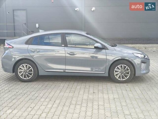 Синій Хендай Ioniq, об'ємом двигуна 0 л та пробігом 57 тис. км за 16600 $, фото 12 на Automoto.ua