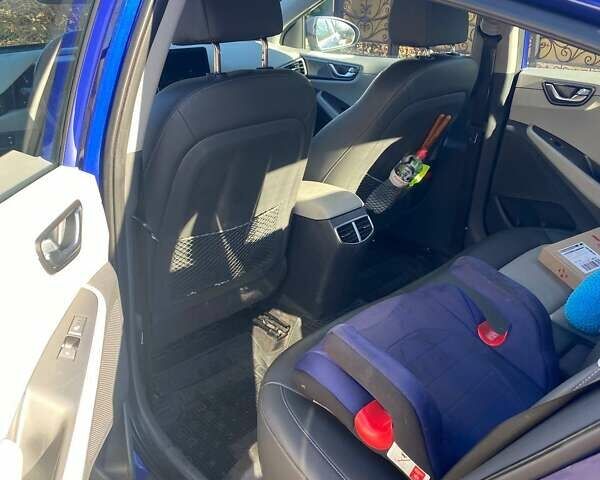 Синий Хендай Ioniq, объемом двигателя 0 л и пробегом 91 тыс. км за 16000 $, фото 8 на Automoto.ua