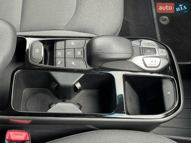 Синий Хендай Ioniq, объемом двигателя 0 л и пробегом 149 тыс. км за 15400 $, фото 34 на Automoto.ua