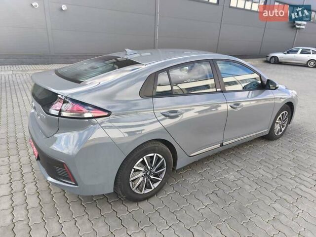 Синій Хендай Ioniq, об'ємом двигуна 0 л та пробігом 57 тис. км за 16600 $, фото 24 на Automoto.ua