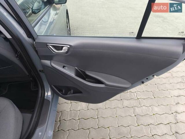 Синій Хендай Ioniq, об'ємом двигуна 0 л та пробігом 57 тис. км за 16600 $, фото 52 на Automoto.ua