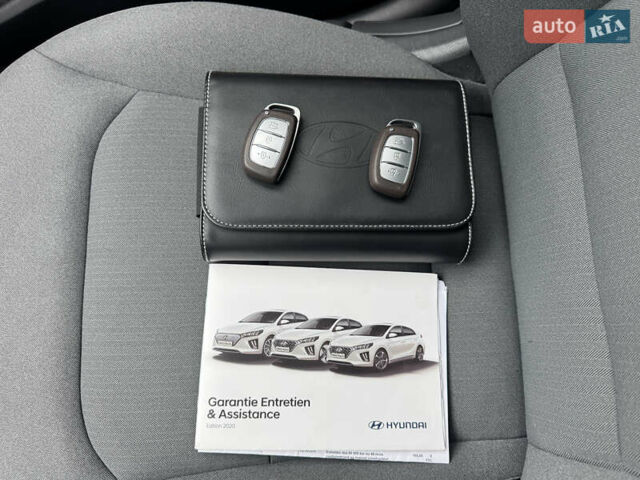 Синий Хендай Ioniq, объемом двигателя 0 л и пробегом 149 тыс. км за 15400 $, фото 50 на Automoto.ua