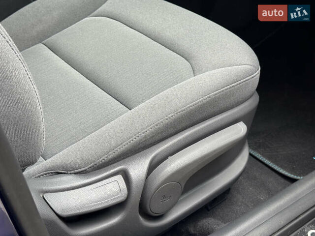 Синий Хендай Ioniq, объемом двигателя 0 л и пробегом 150 тыс. км за 15850 $, фото 37 на Automoto.ua
