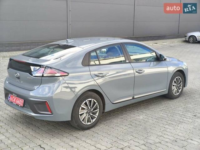 Синій Хендай Ioniq, об'ємом двигуна 0 л та пробігом 57 тис. км за 16600 $, фото 7 на Automoto.ua