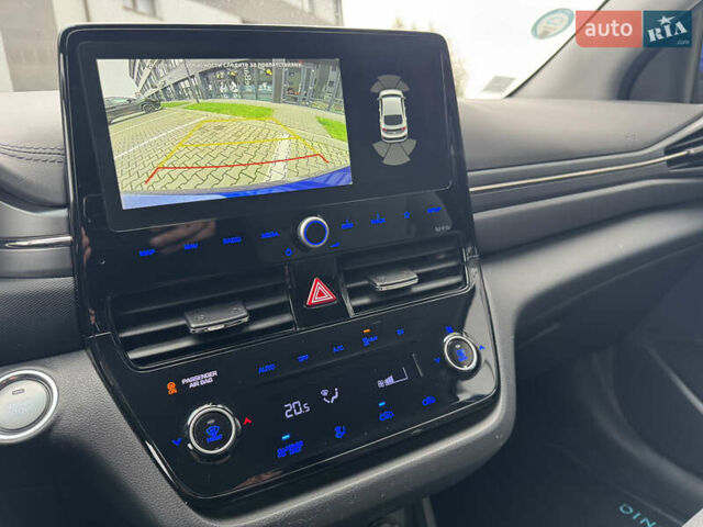 Синий Хендай Ioniq, объемом двигателя 0 л и пробегом 150 тыс. км за 15850 $, фото 44 на Automoto.ua