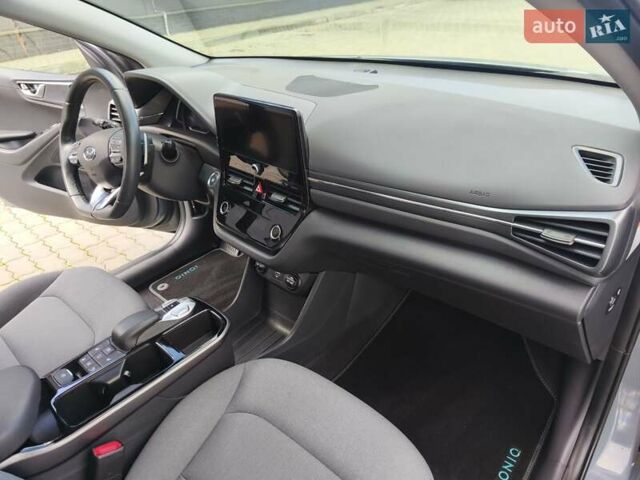 Синій Хендай Ioniq, об'ємом двигуна 0 л та пробігом 57 тис. км за 16600 $, фото 57 на Automoto.ua