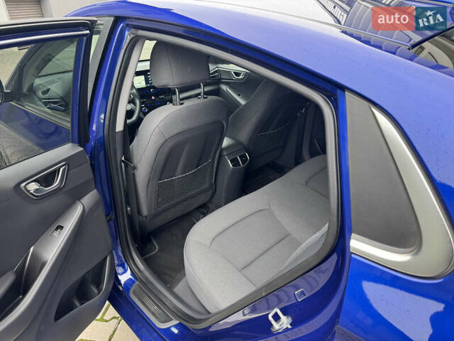 Синий Хендай Ioniq, объемом двигателя 0 л и пробегом 149 тыс. км за 15400 $, фото 42 на Automoto.ua
