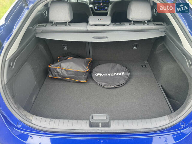 Синий Хендай Ioniq, объемом двигателя 0 л и пробегом 149 тыс. км за 15400 $, фото 49 на Automoto.ua