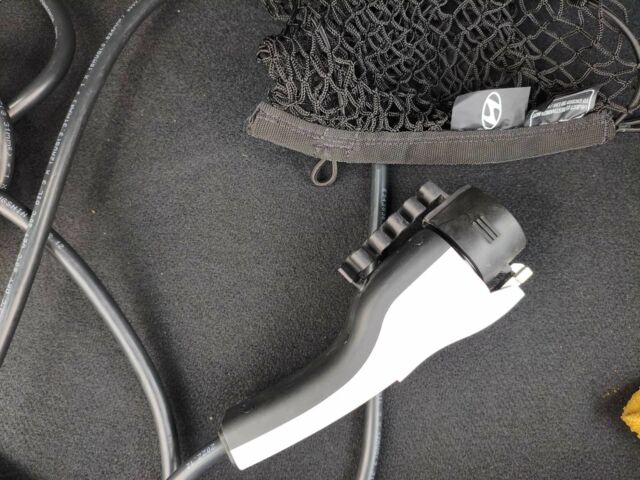 Зеленый Хендай Ioniq, объемом двигателя 0 л и пробегом 13 тыс. км за 629 $, фото 21 на Automoto.ua