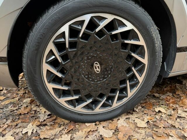 Зелений Хендай Ioniq, об'ємом двигуна 0 л та пробігом 62 тис. км за 31000 $, фото 4 на Automoto.ua