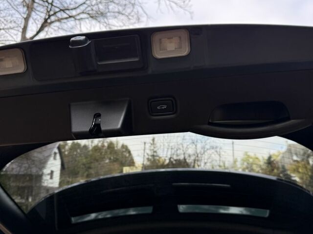 Зелений Хендай Ioniq, об'ємом двигуна 0 л та пробігом 62 тис. км за 31000 $, фото 5 на Automoto.ua