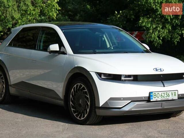 Белый Хендай Ioniq 5, объемом двигателя 0 л и пробегом 102 тыс. км за 36000 $, фото 1 на Automoto.ua