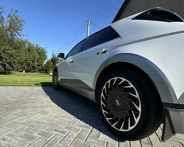 Белый Хендай Ioniq 5, объемом двигателя 0 л и пробегом 118 тыс. км за 26500 $, фото 7 на Automoto.ua