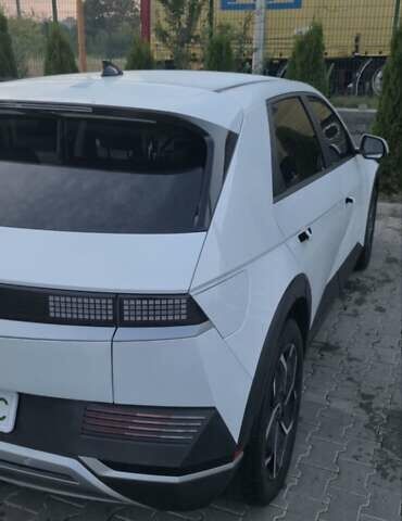 Белый Хендай Ioniq 5, объемом двигателя 0 л и пробегом 62 тыс. км за 24950 $, фото 15 на Automoto.ua