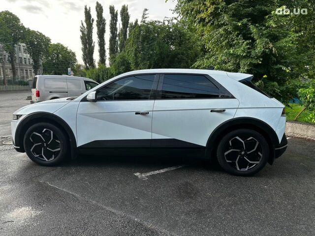 Белый Хендай Ioniq 5, объемом двигателя 0 л и пробегом 81 тыс. км за 24690 $, фото 6 на Automoto.ua