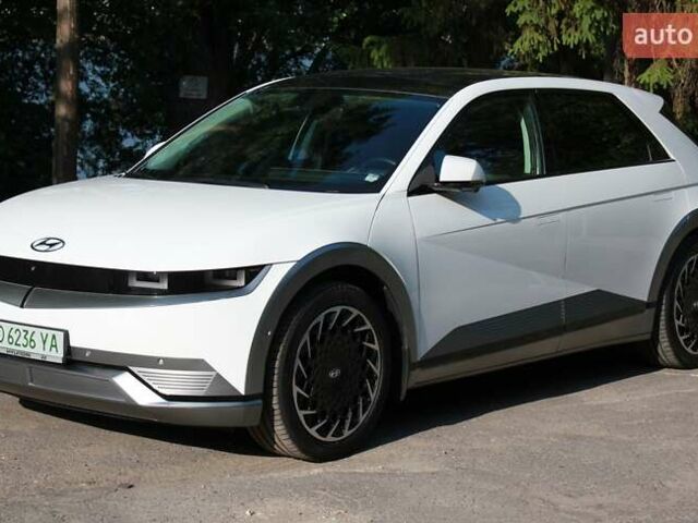 Белый Хендай Ioniq 5, объемом двигателя 0 л и пробегом 102 тыс. км за 36000 $, фото 2 на Automoto.ua