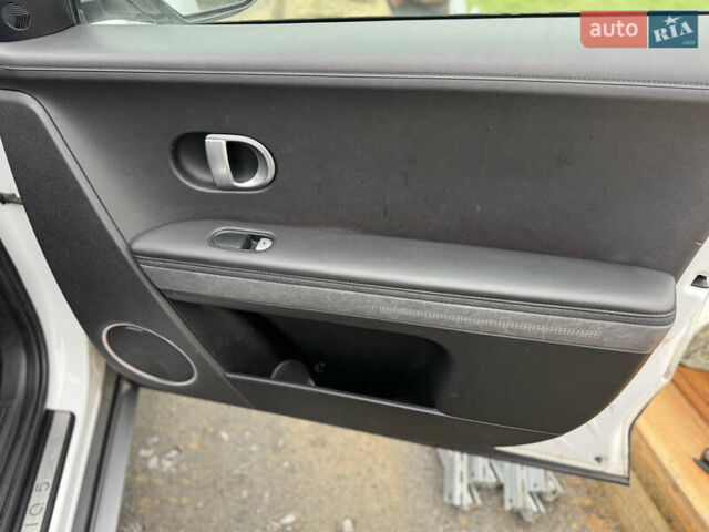 Білий Хендай Ioniq 5, об'ємом двигуна 0 л та пробігом 137 тис. км за 23999 $, фото 37 на Automoto.ua