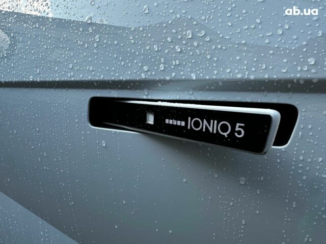 Белый Хендай Ioniq 5, объемом двигателя 0 л и пробегом 81 тыс. км за 24690 $, фото 7 на Automoto.ua