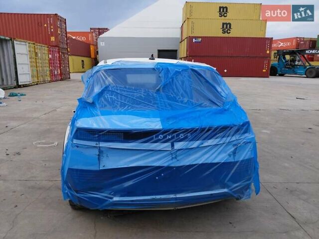 Белый Хендай Ioniq 5, объемом двигателя 0 л и пробегом 77 тыс. км за 15500 $, фото 4 на Automoto.ua