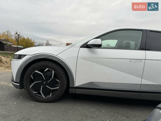 Білий Хендай Ioniq 5, об'ємом двигуна 0 л та пробігом 137 тис. км за 23999 $, фото 1 на Automoto.ua