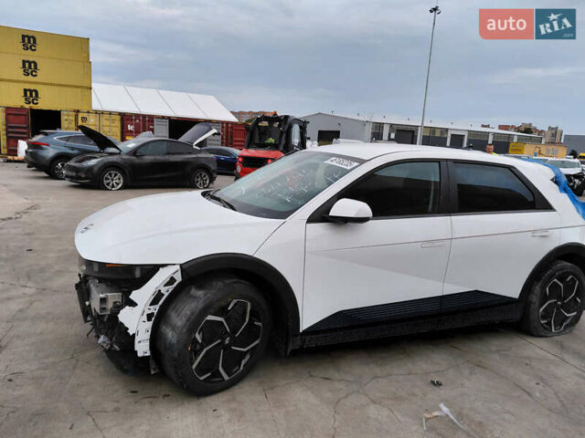 Белый Хендай Ioniq 5, объемом двигателя 0 л и пробегом 77 тыс. км за 15500 $, фото 1 на Automoto.ua
