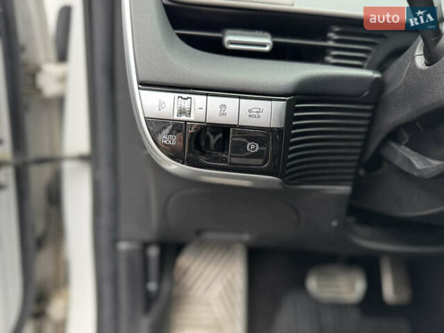 Білий Хендай Ioniq 5, об'ємом двигуна 0 л та пробігом 137 тис. км за 23999 $, фото 17 на Automoto.ua